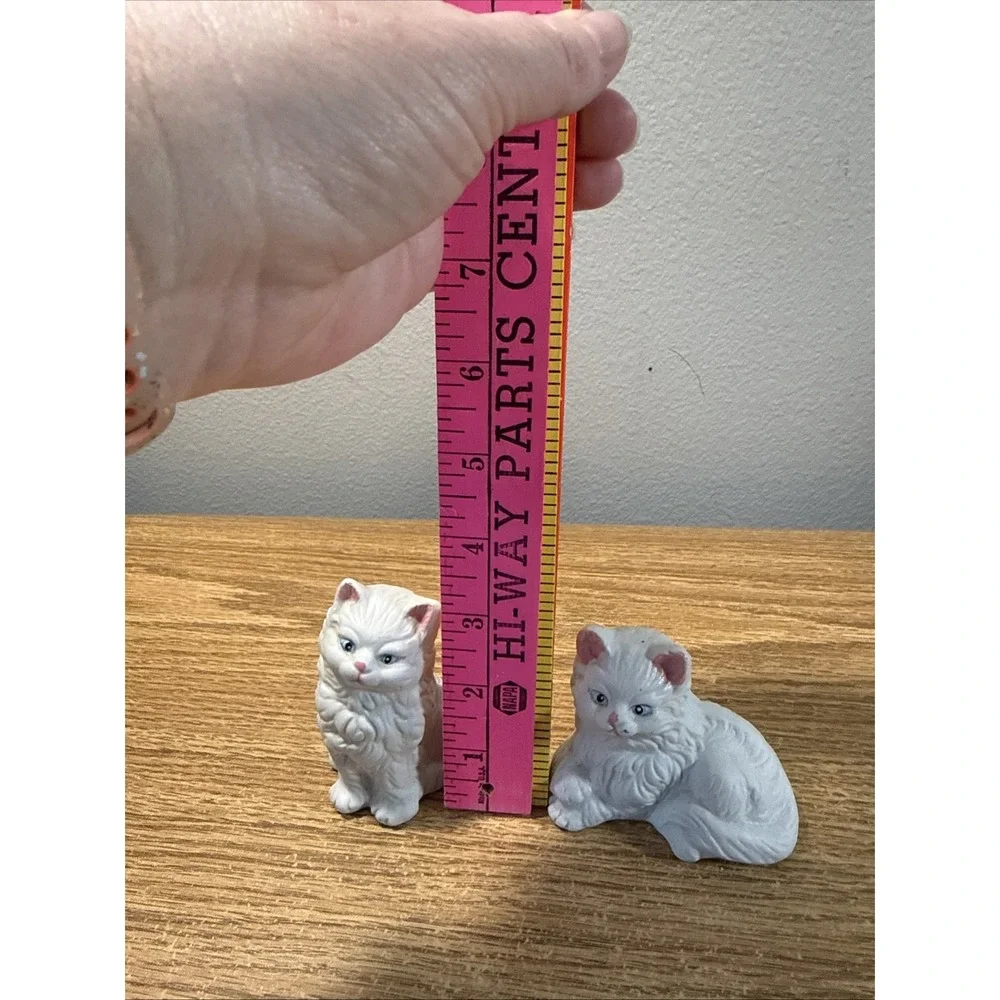 Vintage‎ White Persian Blue Eyed Kitty Cat Kitten Bisque Porcelain Figurines